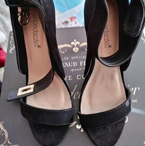 ShoeDazzle Odina Black Faux-Suede Heelz